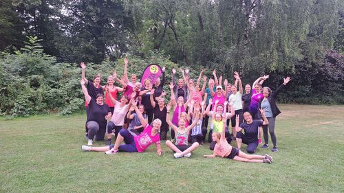 Sporttreibende im Park