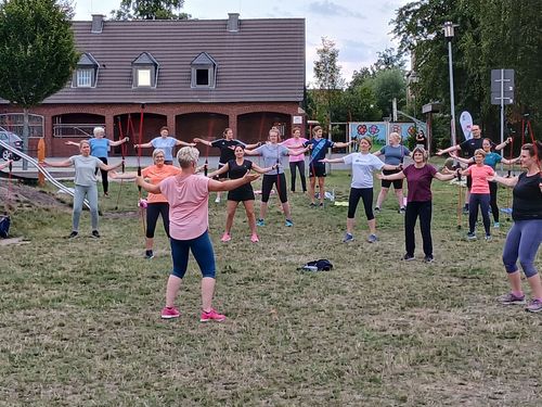 Sporttreibende im Park